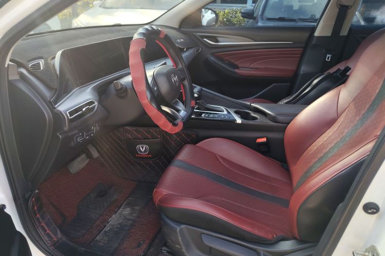 长安 逸动 2021款 PLUS 蓝鲸NE 1.4T GDI DCT尊贵型局部细节19