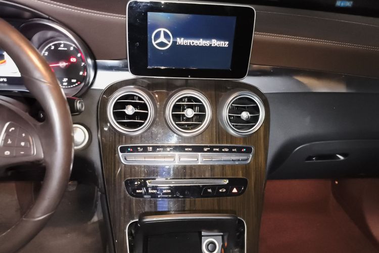 奔驰GLC 2018款 GLC 260 4MATIC 动感型局部细节16