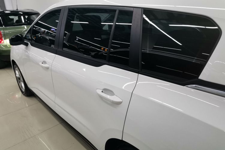 奔腾NAT 2022款 悦享出行 换电版 100kW 401km车身外观4