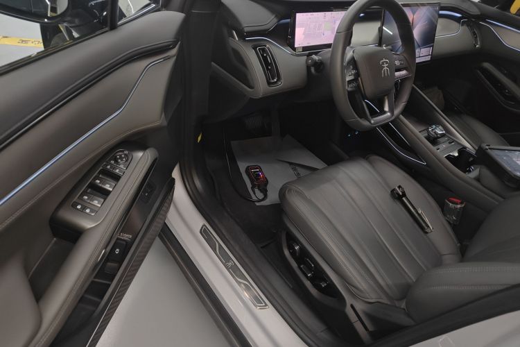 比亚迪 宋L EV 2025款 智驾版 662km 激光雷达卓越型中控内饰7003