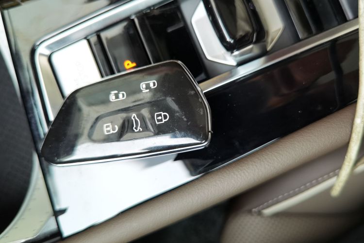 大众 威然 2024款 380TSI 尊贵版中控内饰7001