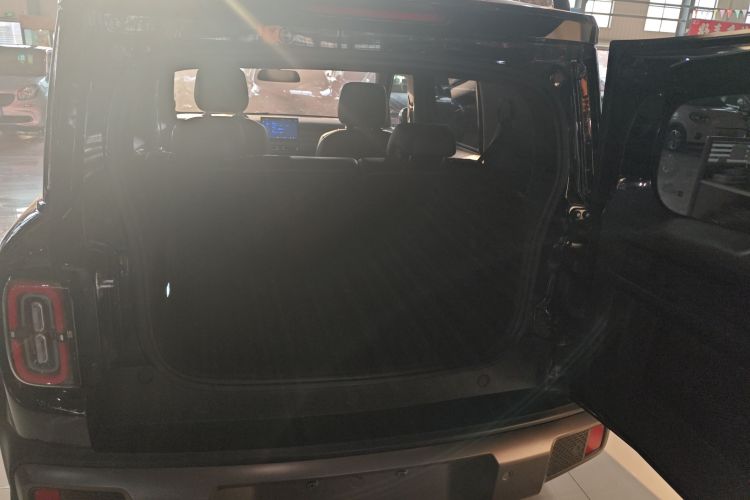 宝骏悦也Plus 2025款 旗舰版 5座机舱底盘23