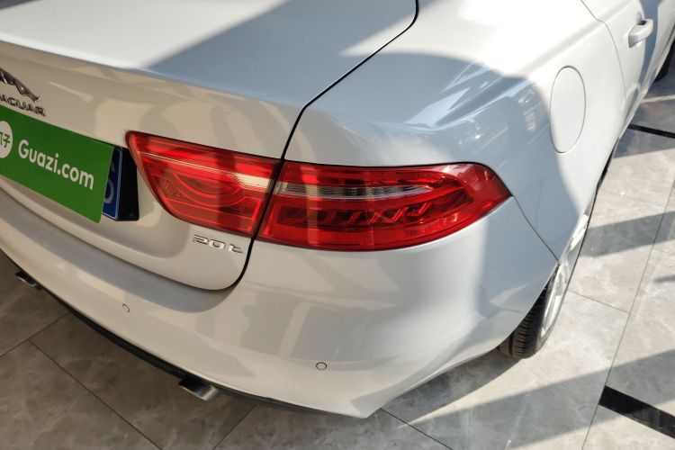 捷豹XEL 2019款 2.0T 200PS 尊享版车身外观9