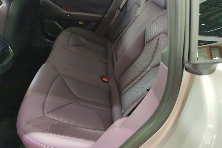 小鹏P7 2025款 702 长续航 Ultra中控内饰7004