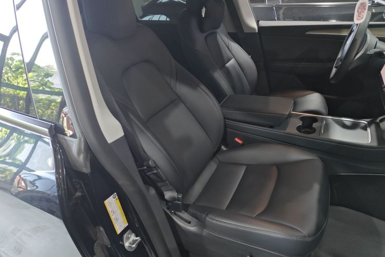 特斯拉 Model Y 2022款 后轮驱动版局部细节41