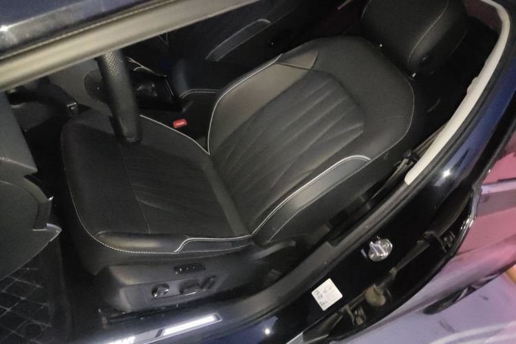 大众 帕萨特 2022款 330TSI 豪华版中控内饰19