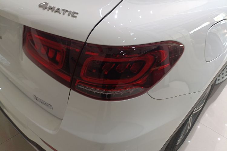 奔驰GLC 2021款 GLC 260 L 4MATIC 动感型车身外观9