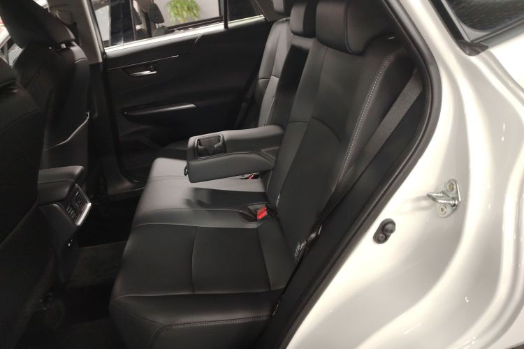 丰田 威飒 2023款 2.0L CVT两驱豪华版中控内饰21