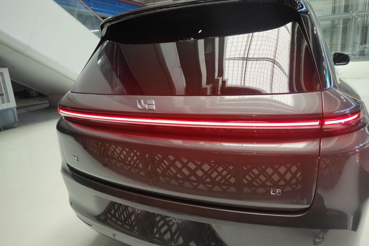 理想汽车 理想L8 2023款 Air车身外观6