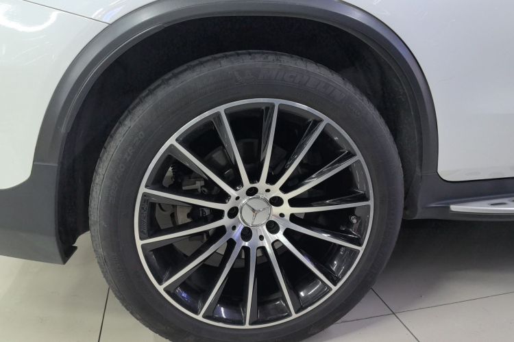 奔驰GLC轿跑 AMG 2017款 AMG GLC 43 4MATIC 轿跑SUV车身外观6003