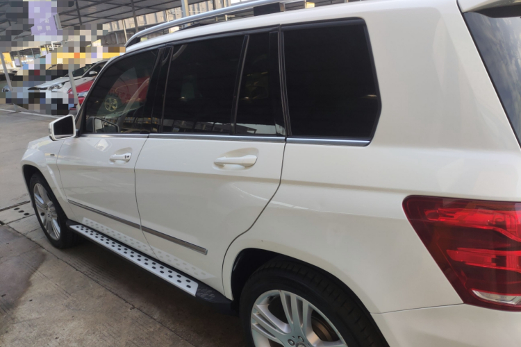 奔驰GLK级 2015款 GLK 260 4MATIC 动感型 极致版车身外观4