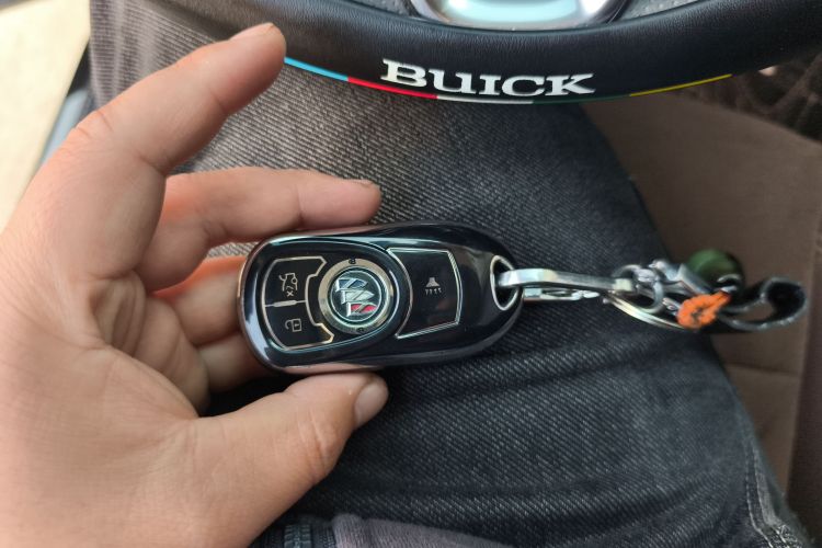 别克 君威 2022款 552T 智享型中控内饰7001