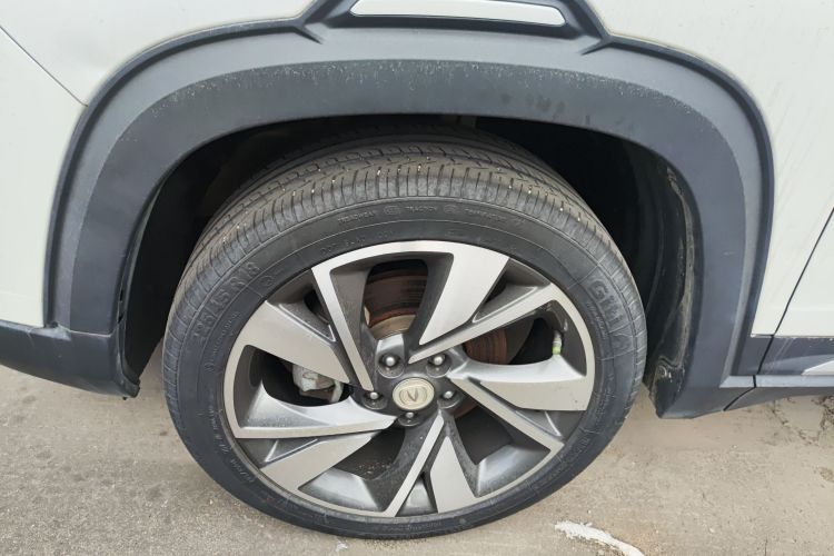 长安CS35PLUS 2019款 1.4T DCT酷联蓝鲸版车身外观6002