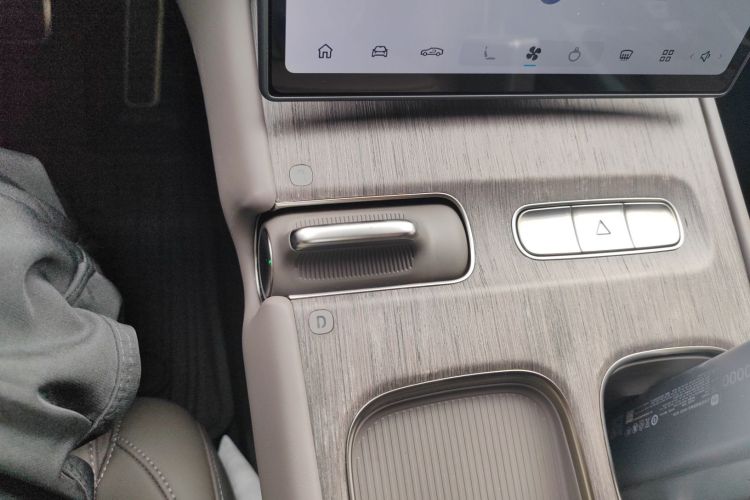 蔚来ET7 2024款 75kWh 行政签名版中控内饰18