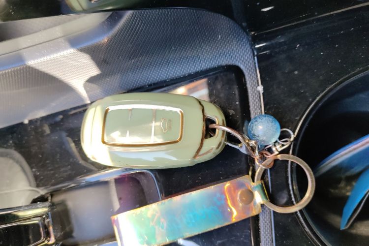 现代 伊兰特 2022款 240TGDi DCT TOP旗舰版中控内饰11