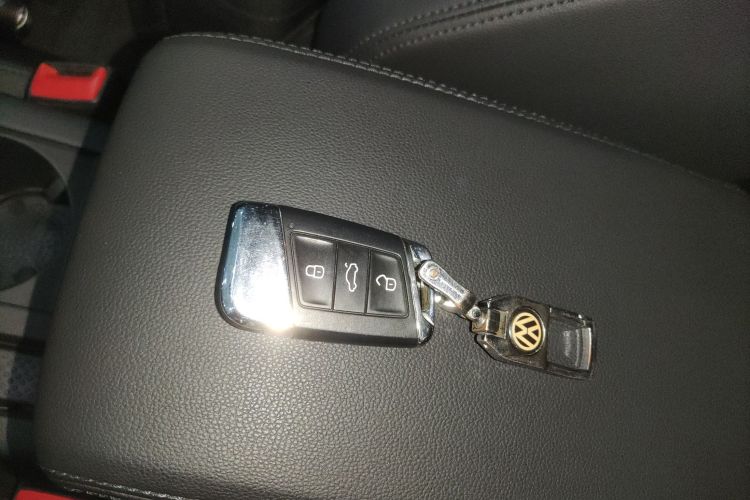 大众 迈腾 2017款 330TSI DSG 豪华型中控内饰11