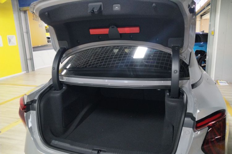 红旗EH7 2024款 760 Pro+ 四驱荣耀版机舱底盘23