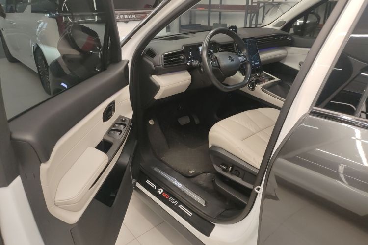 蔚来ES8 2020款 450KM 签名版 六座版中控内饰7003