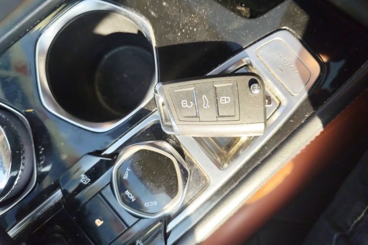 长安 逸动 2023款 畅享版 PLUS 蓝鲸NE 1.4T GDI DCT尊贵版中控内饰11