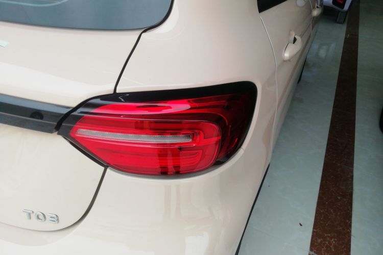 零跑汽车 零跑T03 2021款 400舒享版车身外观9