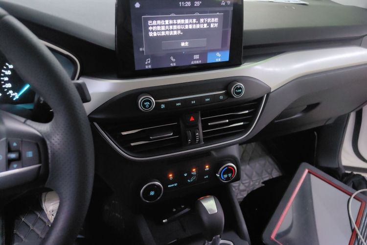 福特 福克斯 2020款 三厢 1.5L 自动锋跃型中控内饰16