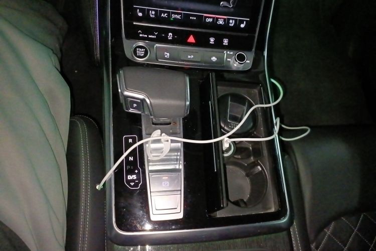 奥迪Q8 2021款 55 TFSI 尊享动感型中控内饰18