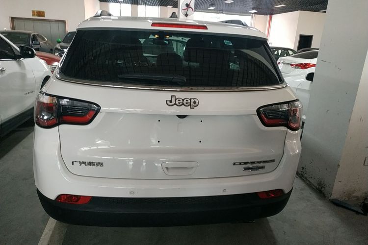 Jeep 指南者 2019款 200T 自动家享-互联大屏版车身外观6