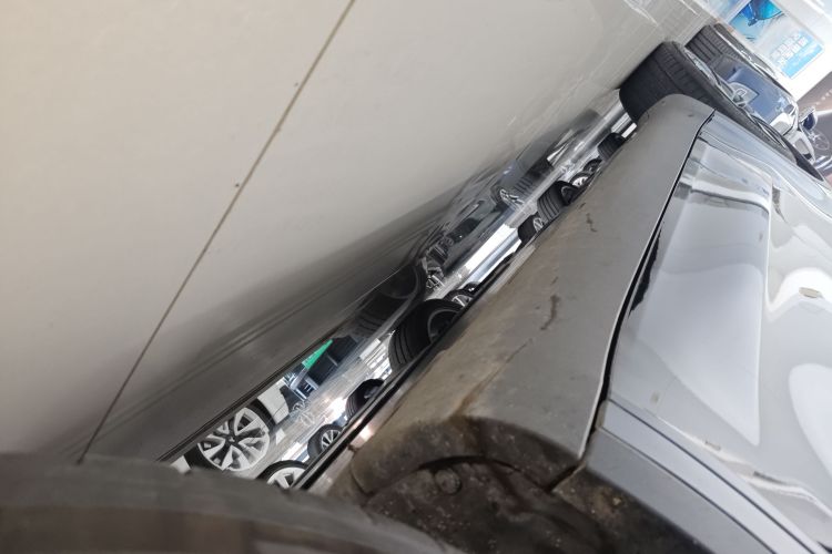 特斯拉 Model Y 2022款 长续航全轮驱动版局部细节9001