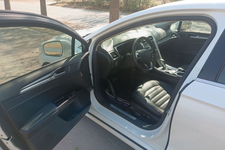 福特 蒙迪欧 2013款 1.5L GTDi180时尚型中控内饰20