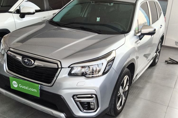 斯巴鲁 森林人 2019款 2.0i 智擎旗舰版EyeSight车身外观4