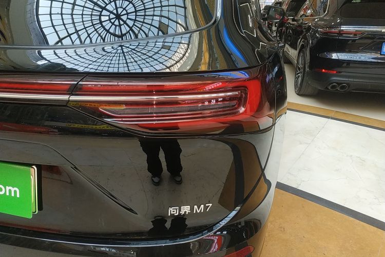 鸿蒙智行 问界M7 2024款 1.5T 后驱Plus版 6座车身外观9