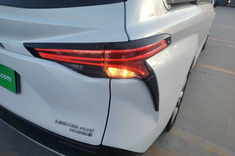 丰田 赛那SIENNA 2021款 2.5L混动 至尊版车身外观9