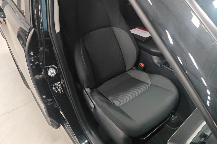 丰田 威兰达 2024款 2.0L CVT两驱领先版局部细节41