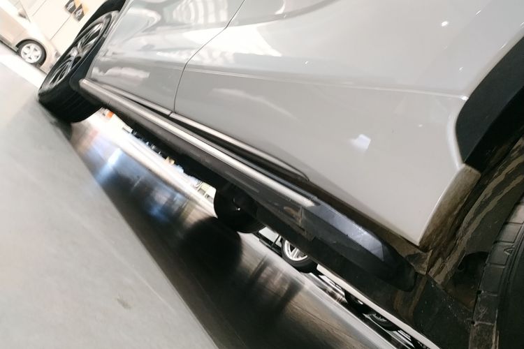 丰田 皇冠陆放 2021款 2.5L HEV四驱精英版局部细节9002