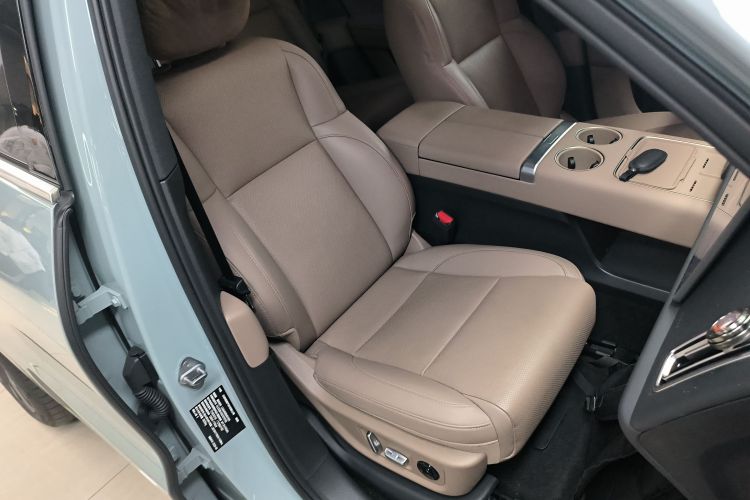 理想汽车 理想L6 2025款 Max 智能焕新版局部细节41