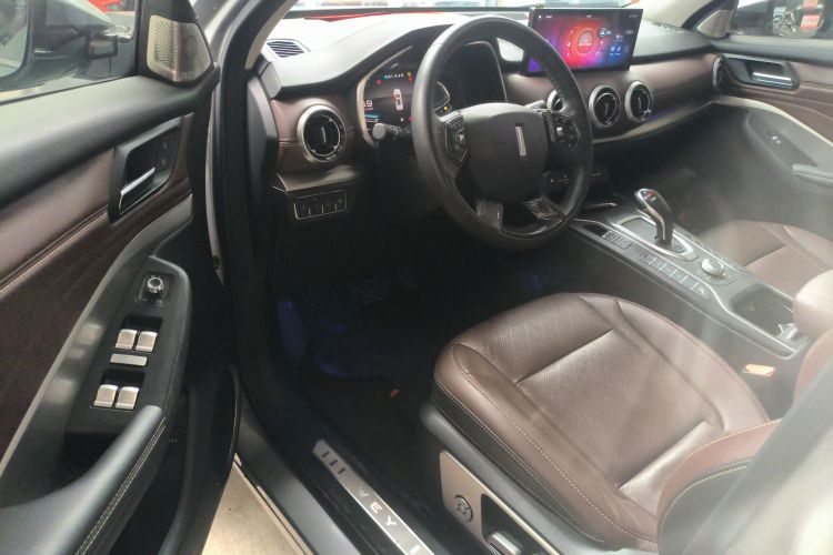 魏牌 VV6 2021款 2.0T 两驱智享+中控内饰7003