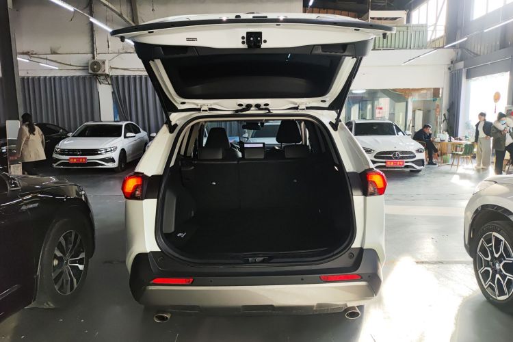 丰田 RAV4荣放 2023款 2.0L CVT两驱风尚Plus版机舱底盘23