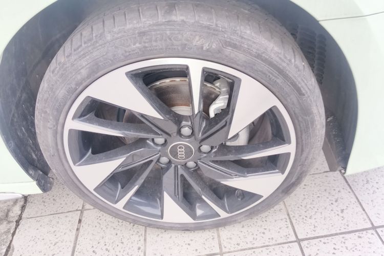 奥迪A3 2022款 A3L Limousine 35 TFSI 时尚运动型车身外观10