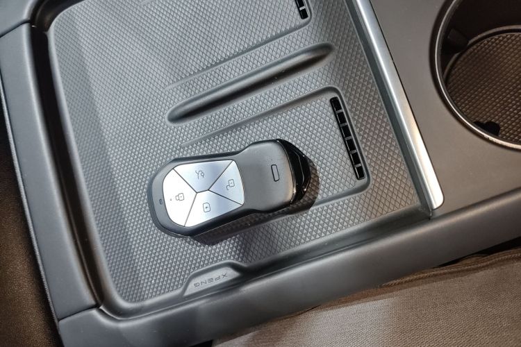 小鹏G6 2023款 755 超长续航 Pro中控内饰11