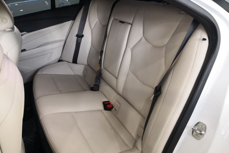 凯迪拉克CT4 2023款 25T 风尚型中控内饰21