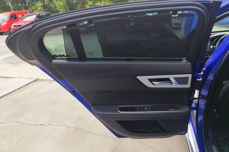 捷豹XEL 2018款 2.0T 200PS 豪华版中控内饰49