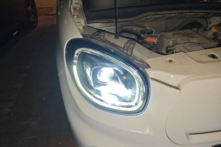 零跑汽车 零跑T03 2021款 400轻享版 磷酸铁锂车身外观8