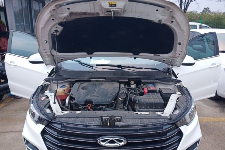 奇瑞 艾瑞泽5 PLUS 2021款 小泽 1.5T CVT享PLUS机舱底盘24