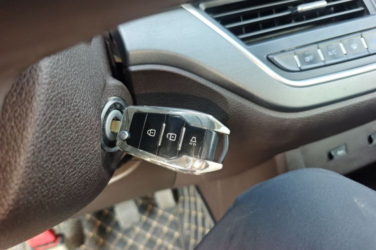 BAW北汽制造 锐胜王牌M7 2023款 1.6L 标轴创富型 7座中控内饰11