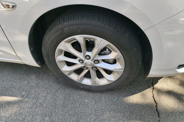 雪佛兰 科鲁泽 2024款 1.5L 双离合悦享版车身外观10