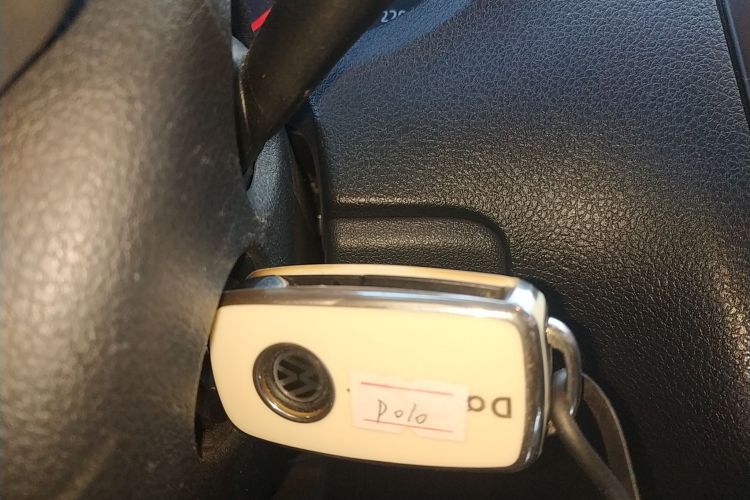 大众 Polo 2016款 1.4L 自动风尚型中控内饰7001