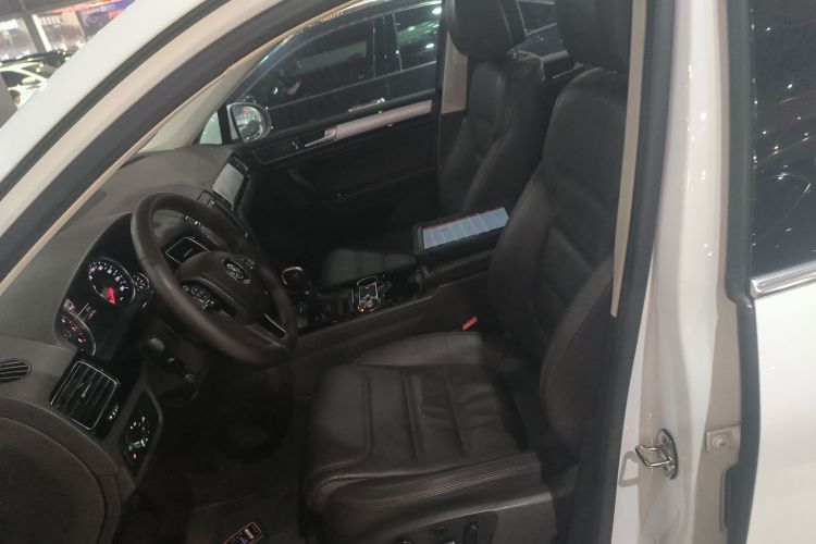 大众 途锐  3.0TSI 标配型中控内饰19