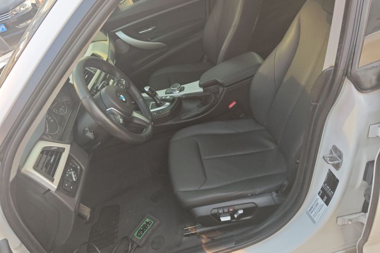 宝马3系GT 2017款 320i 时尚型局部细节19