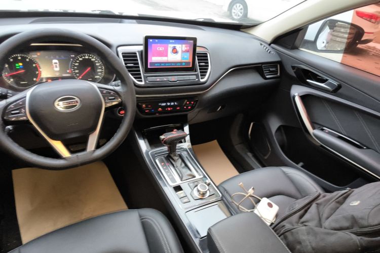 一汽 森雅R9 2018款 1.2T 自动豪华智尚型中控内饰16