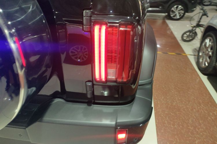 坦克300 2024款 2.0T 征服者车身外观9